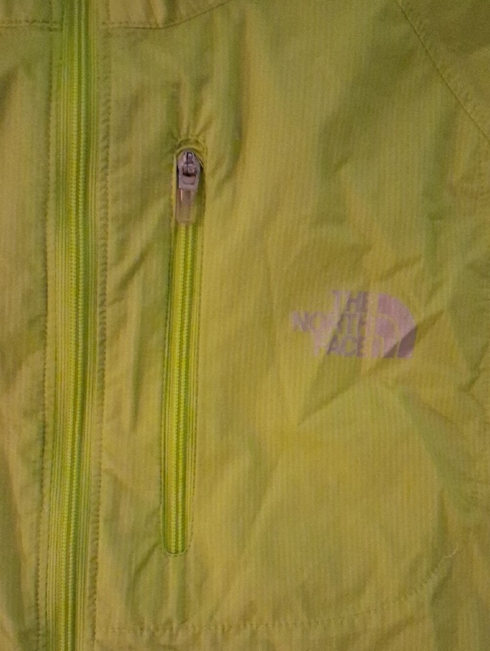 The North Face Men's High-Visibility Lime Green Windbreaker - Picture 5 of 6